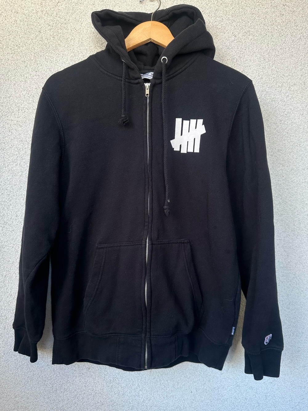 UNDEFEATED 5 Strike Logo Zip Up Hoodie Black Size Medium Made in USA